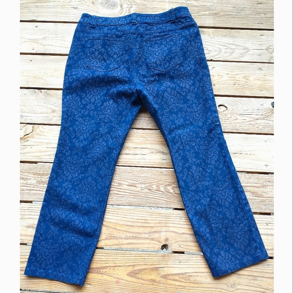 Croft & Barrow Printed Blue Jeans - Picture 6 of 6